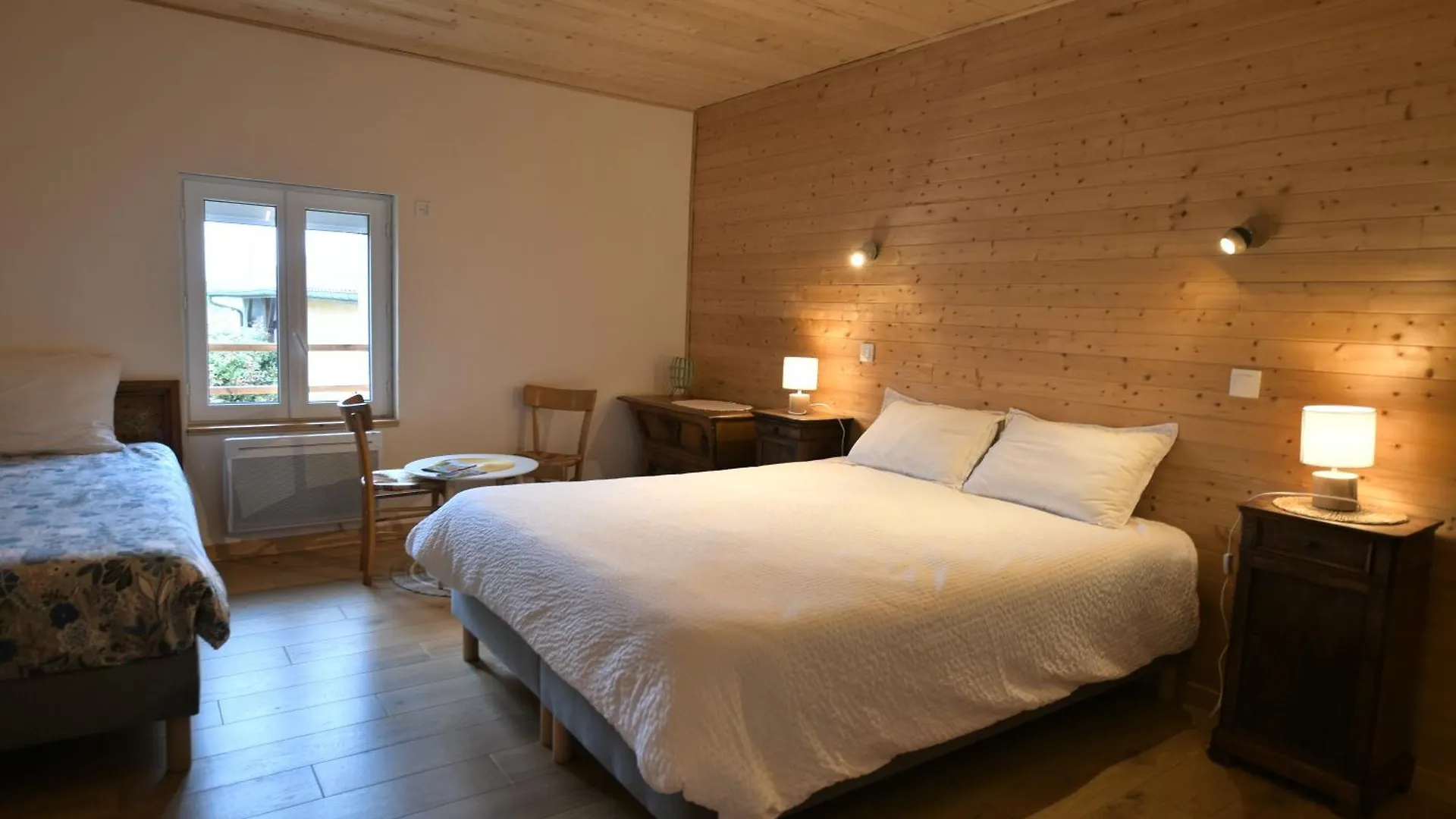 L'Oiseau Blanc Bed & Breakfast Saint-Nizier-le-Desert France