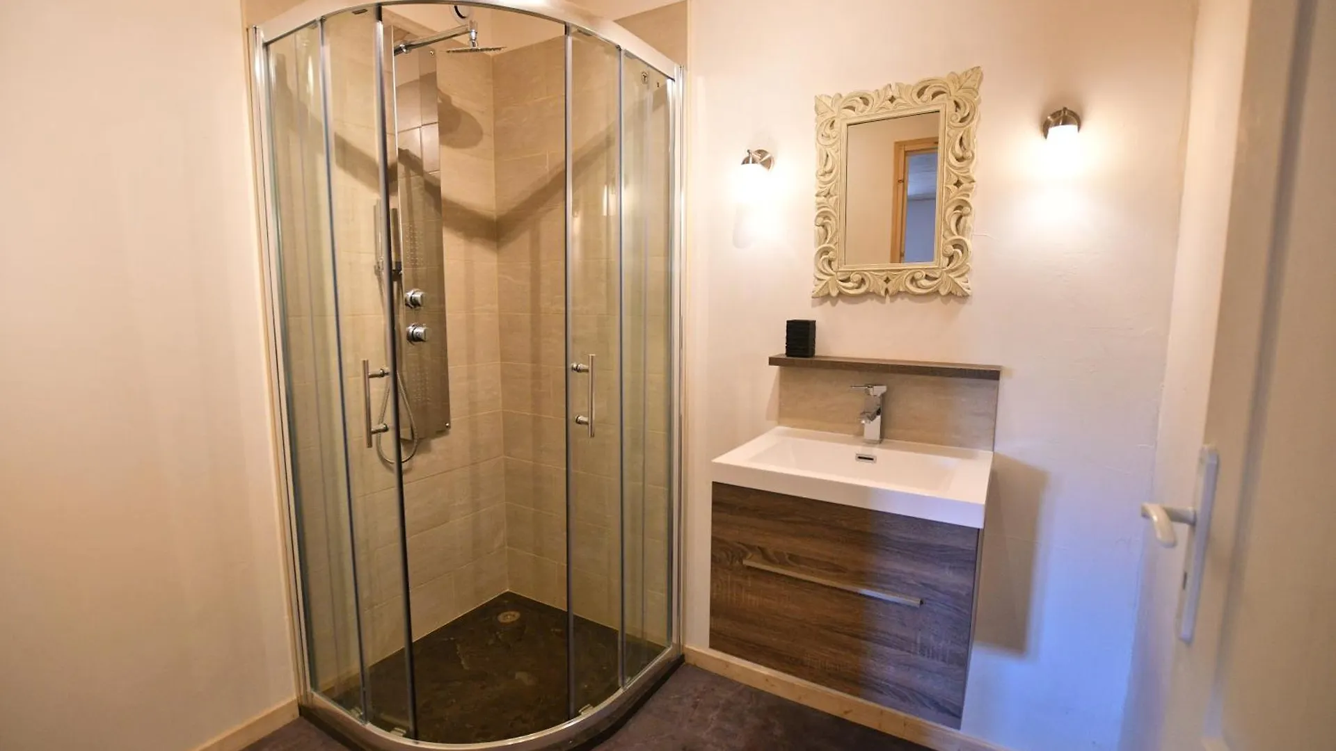 L'Oiseau Blanc Bed & Breakfast Saint-Nizier-le-Desert France